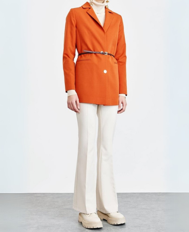 Veste Boutonnée avec Ceinture